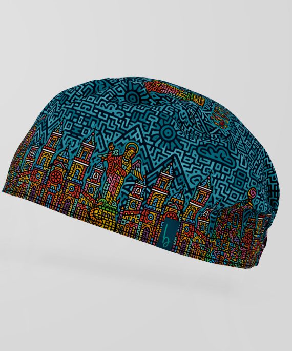 Nuestro gorro quirúrgico inspirado en Quito combina arte y tradición con un diseño de mosaicos vibrantes que retratan sus íconos más emblemáticos.