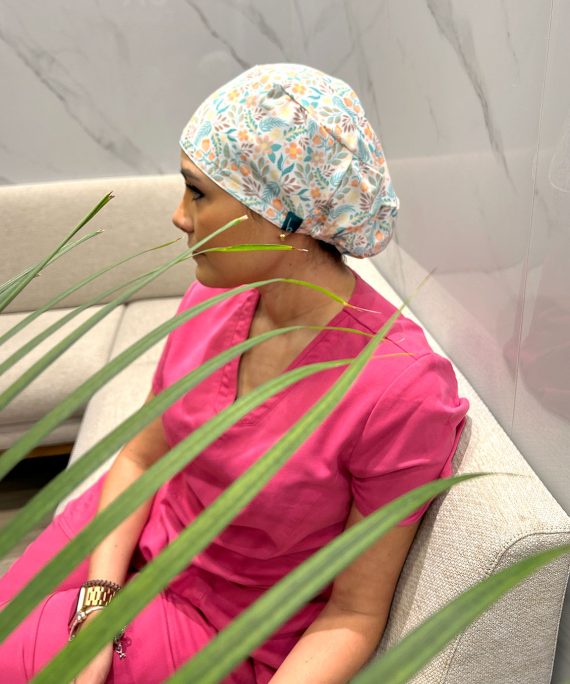 Diseño ajustable, liviano, no se encoge al lavar o secar. Materiales: Poliester 84%, Spandex 16% Ajustador: Elástico y tanca ajustable